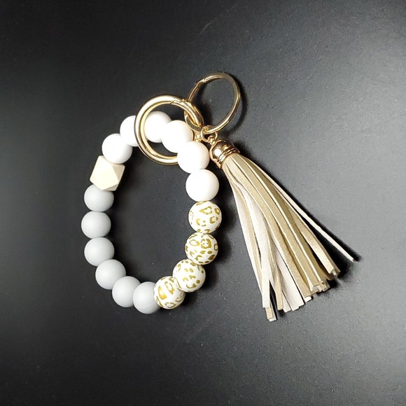 NEW!!  Gray & Champagne Leopard Tassel Key Ring Bracelet - Picture 1 of 1